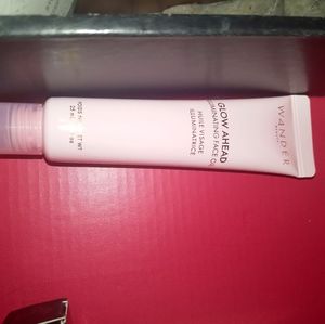 Illuminating face oil